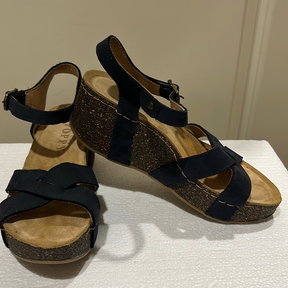 Like New! Poppy cork Wedge suede strap sandals cushion insoles size 37 dark blue - Picture 1 of 13